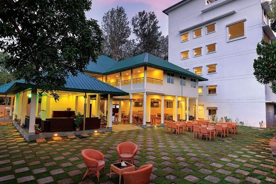 (4N/5D) – ( ELEGANT ) Magnificent Kerala (2N Munnar + 1N Thekkady + 1N Kumarakom)