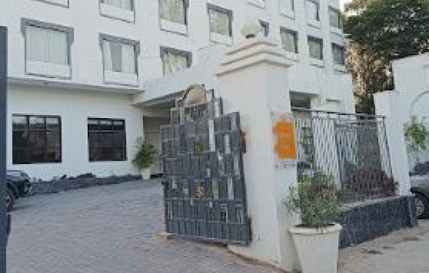 3N/4D -(High End)  Hill and Lakes Trails (1N Mount Abu + 2N Udaipur)