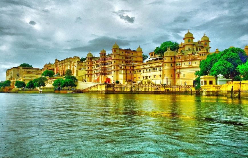 3N/4D -(High End)  Hill and Lakes Trails (1N Mount Abu + 2N Udaipur)