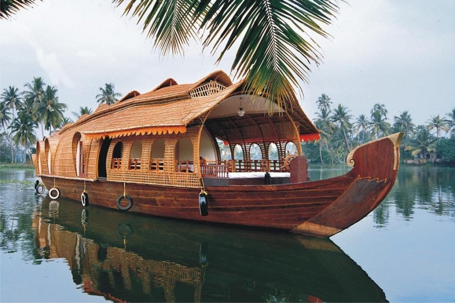 3N/4D – ( HIGHEND ) Blissful Kerala (01N Cochin + 02N Kumarakom)