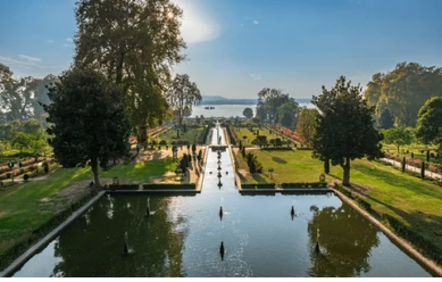 5N/6D –  ( HighEnd  ) Paradise On Earth (2N Srinagar + 1N Gulmarg + 1N Pahalgam + 1N Houseboat)