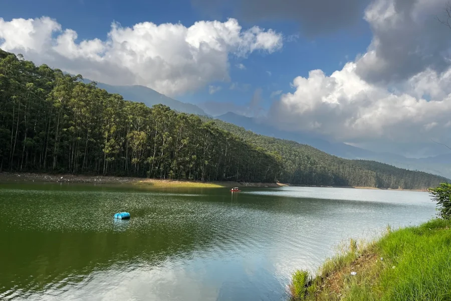 (5N/6D) – ( BASIC ) Sublime Kerala (1N Cochin + 2N Munnar + 1N Thekkady + 1N Kumarakom)