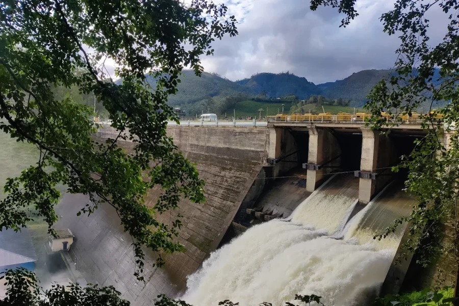 (3N/4D) – ( HIGH END ) Mystic Kerala (02N Munnar + 01N Kumarakom)