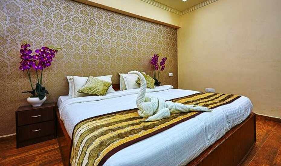 HOTEL- Peninsula Beach reosrt / Similar