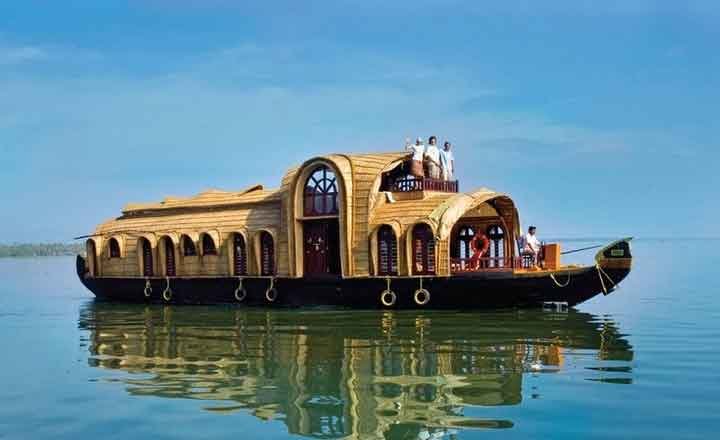 HOUSEBOAT- Deluxe Houseboat