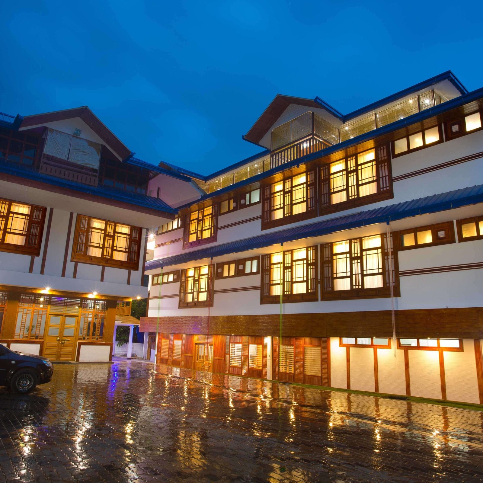 HOTEL- At Wood Resort / Tu Casa / Similar - Munnar