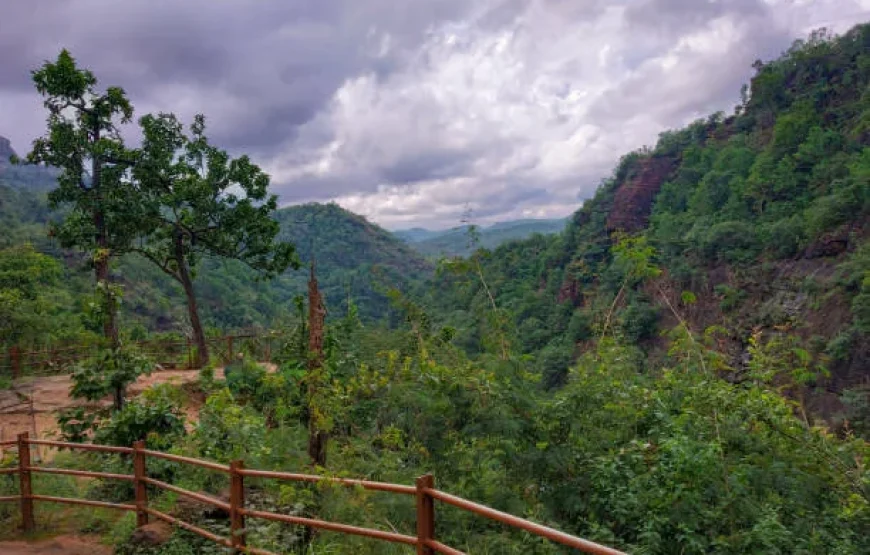 6N/7D-(OTIQ- G9UJSB) Pachmarhi – Kanha – Amarkantak – Jabalpur Tour (7 Days / 6 Nights)