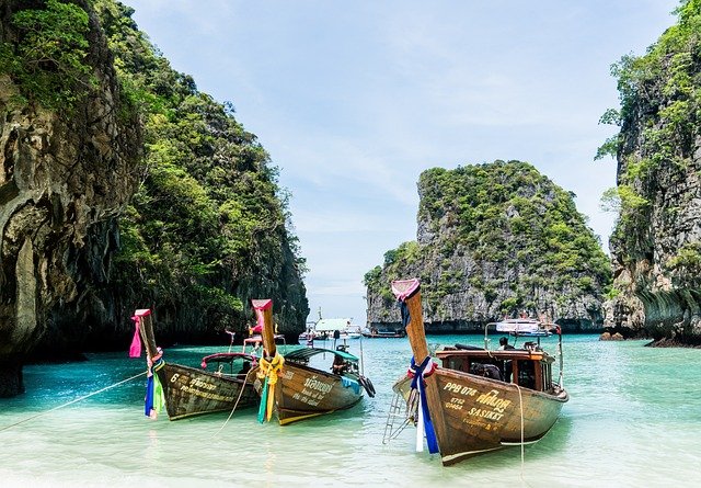 DAY 11 – BANANA BEACH AND PHUKET LEISURE