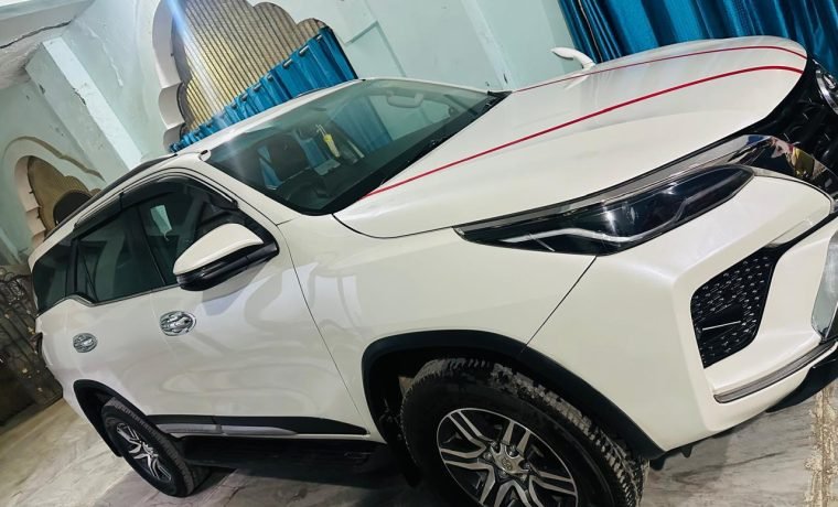 TOYOTA FORTUNER  (OTIQ-ELXIFN) SK7272