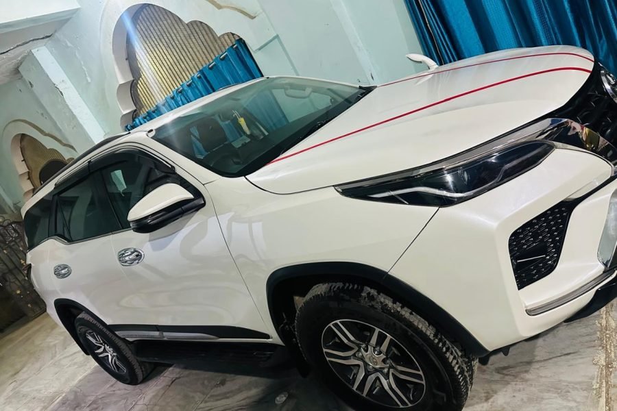 TOYOTA FORTUNER  (OTIQ-ELXIFN) SK7272