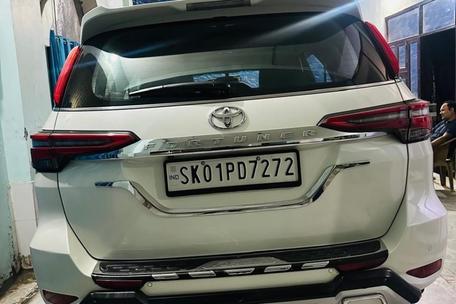 TOYOTA FORTUNER  (OTIQ-ELXIFN) SK7272