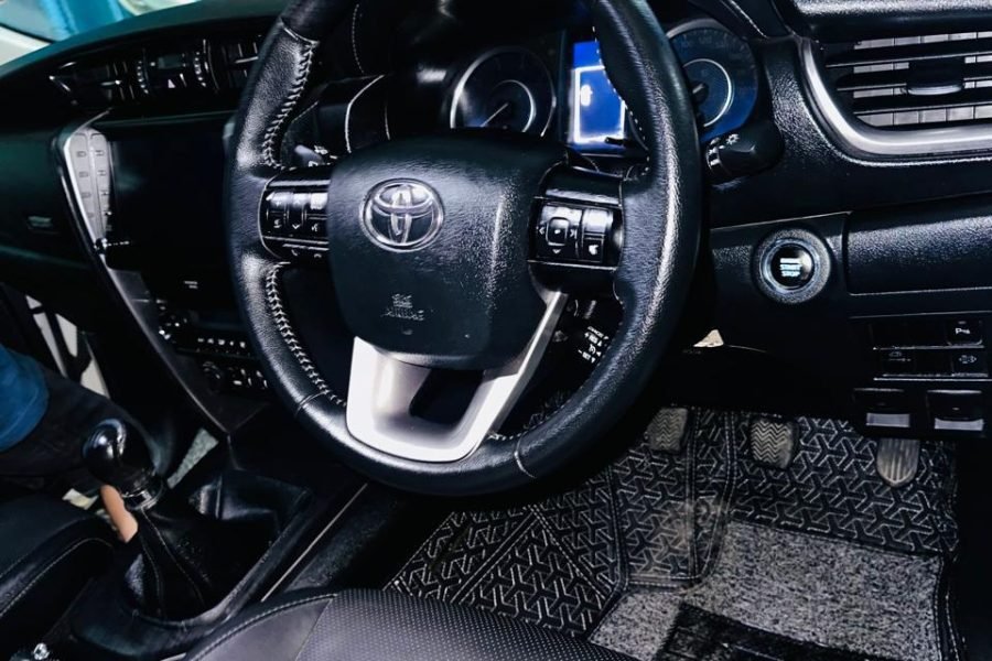 TOYOTA FORTUNER  (OTIQ-ELXIFN) SK7272