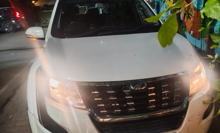 MAHINDRA XUV 500 (OTIQ-ELXIFN) UP6711