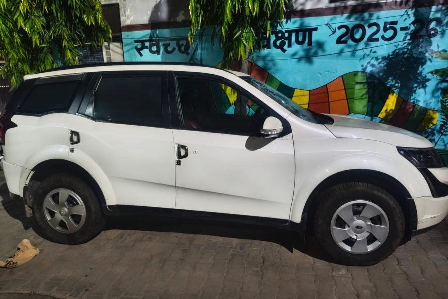 MAHINDRA XUV 500 (OTIQ-ELXIFN) UP6711