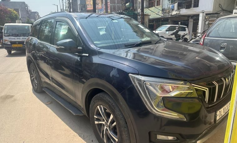 Mahindra XUV 700 (OTIQDL3967)