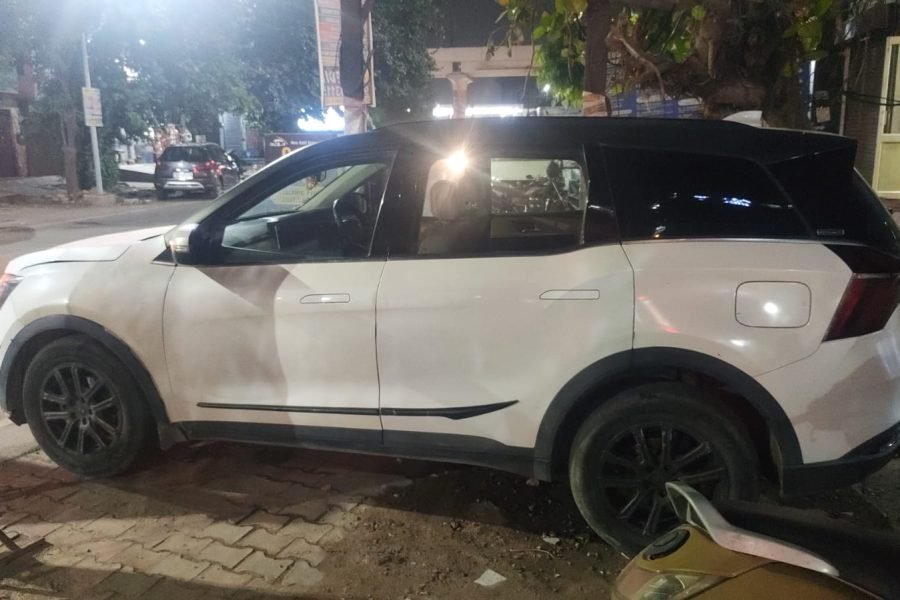 MAHINDRA XUV 700 (OTIQ-ELXIFN) UP6574
