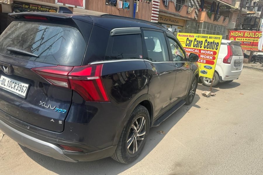 Mahindra XUV 700 (OTIQDL3967)