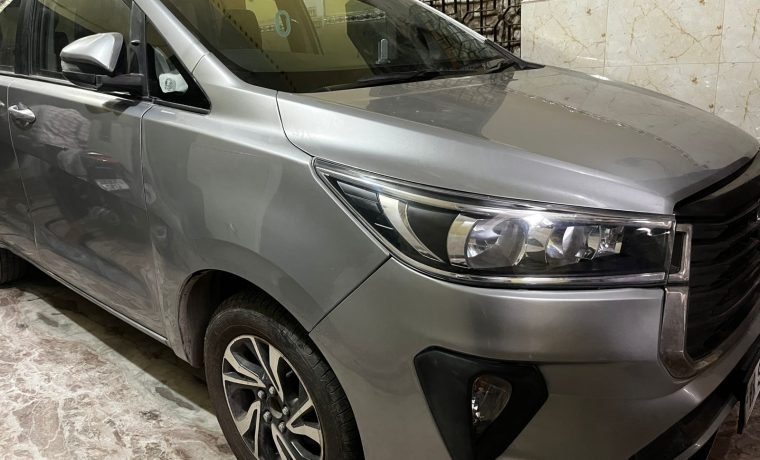 TOYOTA INNOVA CRYSTA (OTIQ-ELXIFN)