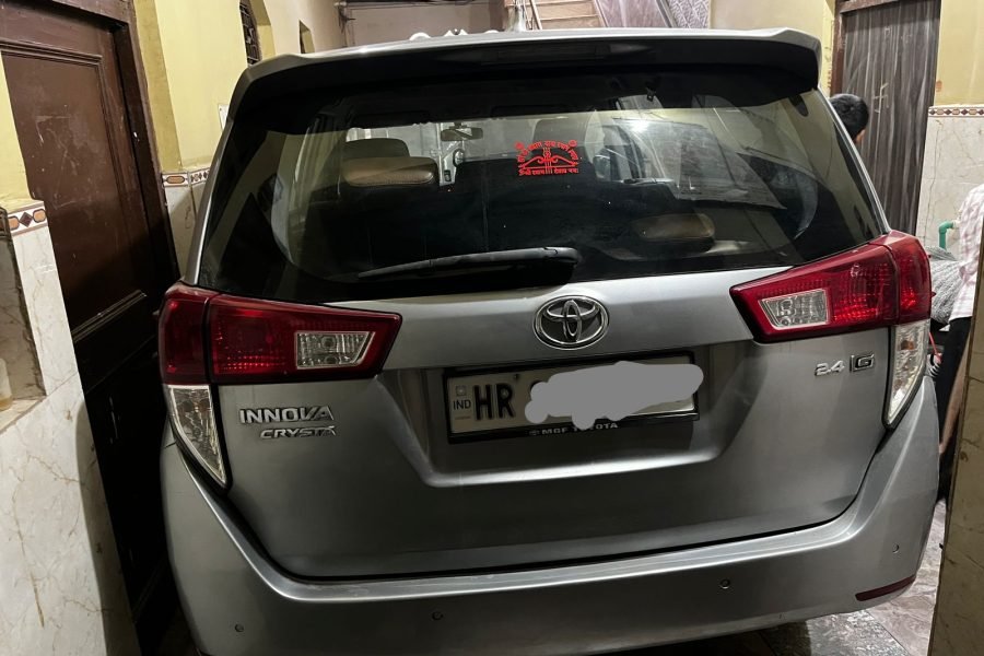 TOYOTA INNOVA CRYSTA (OTIQ-ELXIFN)