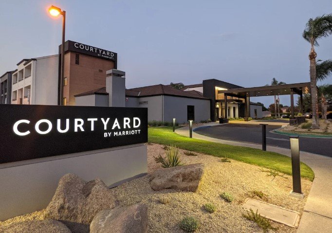 HOTEL- Fresno - Courtyard by Marriott Fresno**** OR SIMILAR