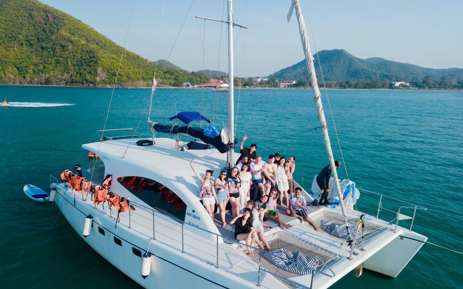 Day 3: Laila Indian Shared Yacht Party Cruise UNLIMITED DJ MUSIC FOOD ALCOHOL 5 DANCERS AND DHOL
