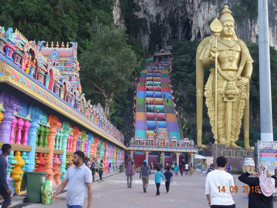 DAY 2: KUALA LUMPUR CITY TOUR & BATU CAVES