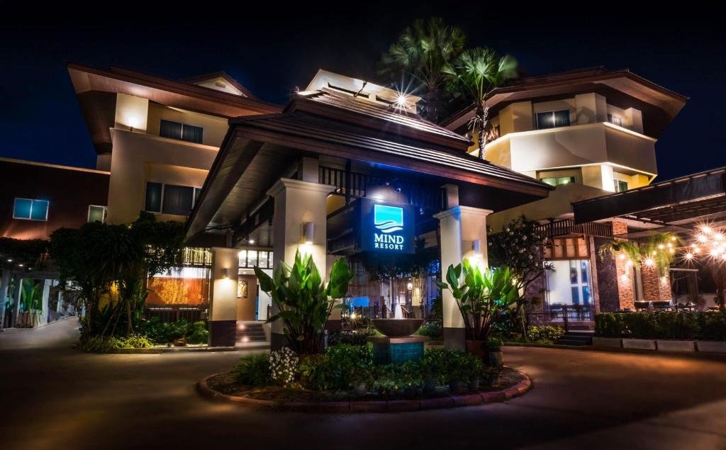 HOTEL- PATTAYA- GLOW PATTAYA HOTEL**** OR SIMILAR