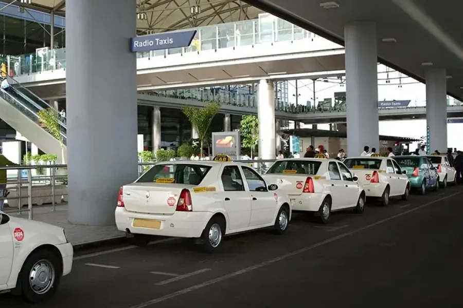 Delhi Airport Pickup & Drop – Private Cab Transfer
